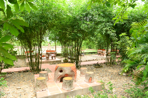 Khu sân vườn